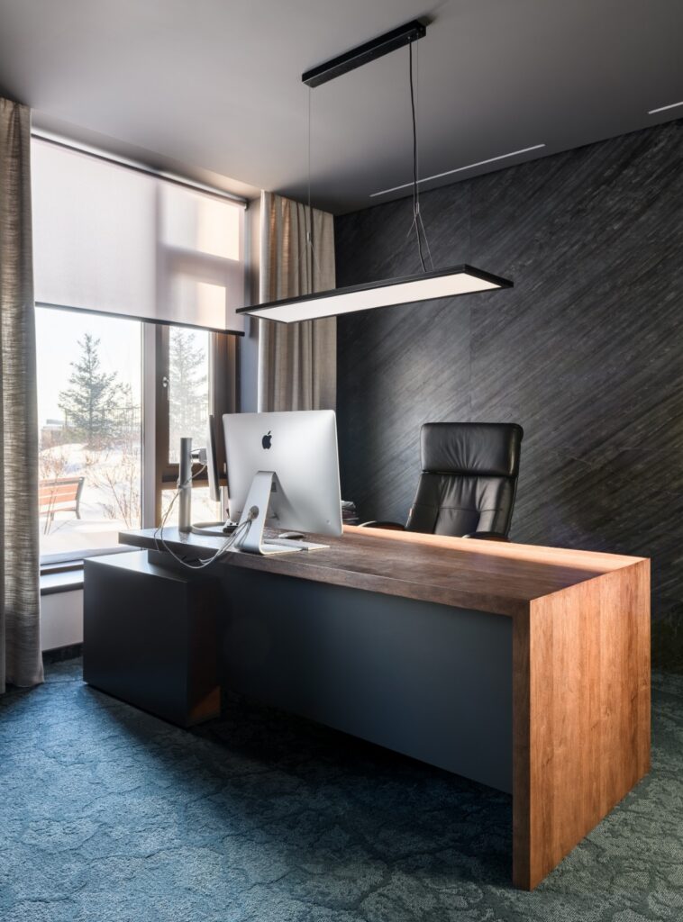 MARBLEX realizacja biura kamieiem w rolce KUND BLACK