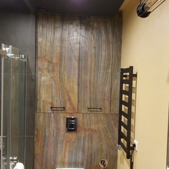 Realizacja łazienki z szafkami fornirem kamiennym TREE STONE Realizacja łazienki fornirem kamiennym tree stone