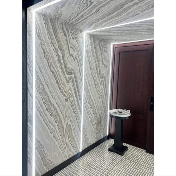 SNOW STONE realizacja korytarza Realizacja korytarza fornirem kamiennym Snów Stone