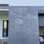 Realizacja elewacji fornirem kamiennym Sparkle Stone